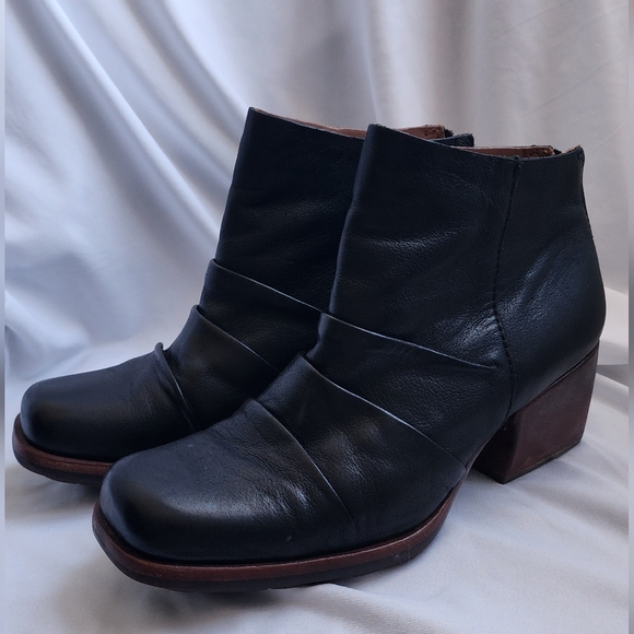 Kork-Ease Shoes - Black Leather Ankle Boots